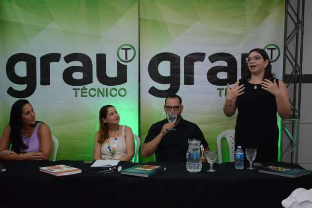 Grau