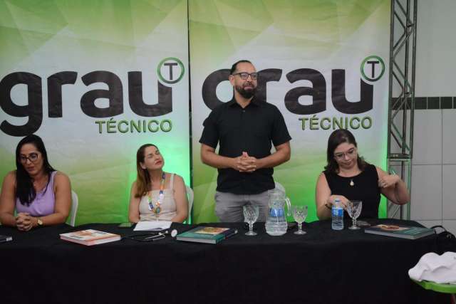 Grau
