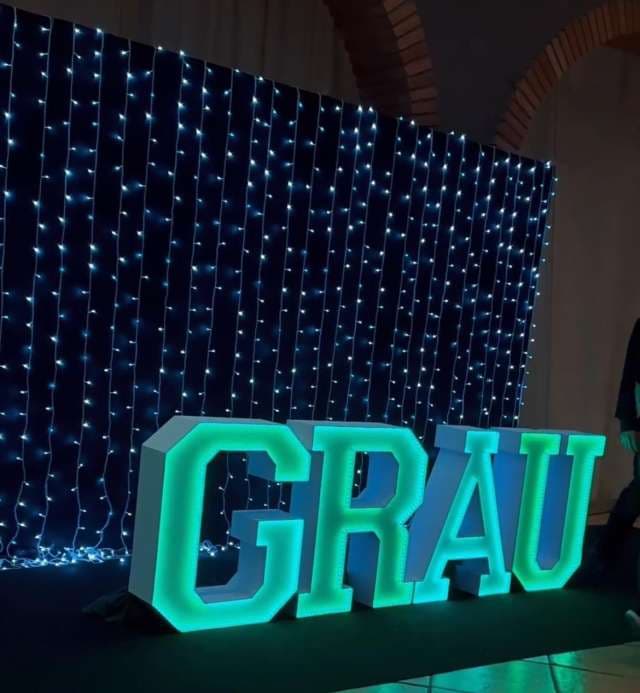 Grau
