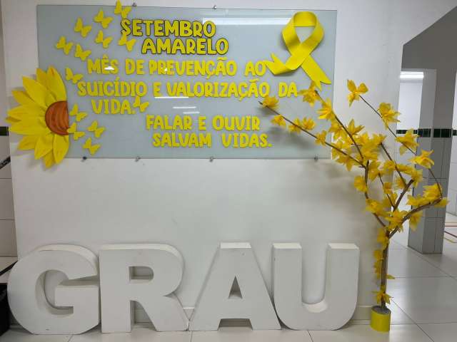 Grau