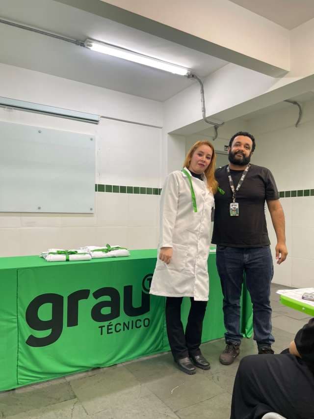 Grau