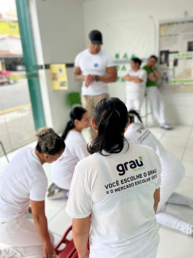 Grau
