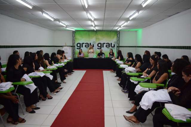 Grau