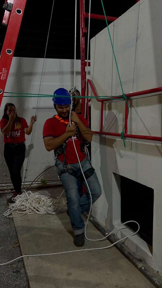 Grau